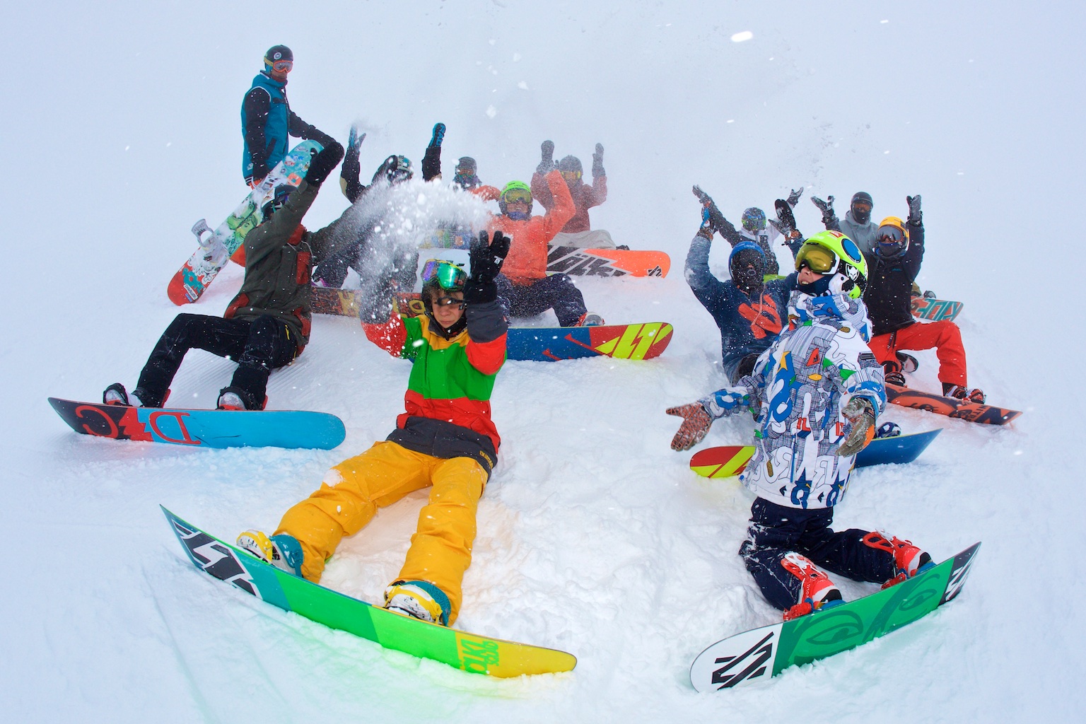 Zillertal VÄLLEY RÄLLEY hosted by Ride Snowboards 2015 / 2016 Startschuss im Betterpark Hochzillertal