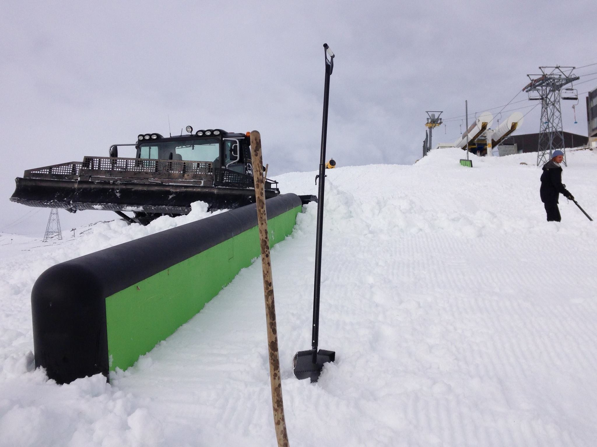 NoName Setup Opening Weekend - Snowpark Laax
